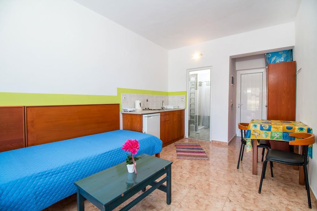 Appartement Mosaic Gardens à Faliraki Extérieur photo